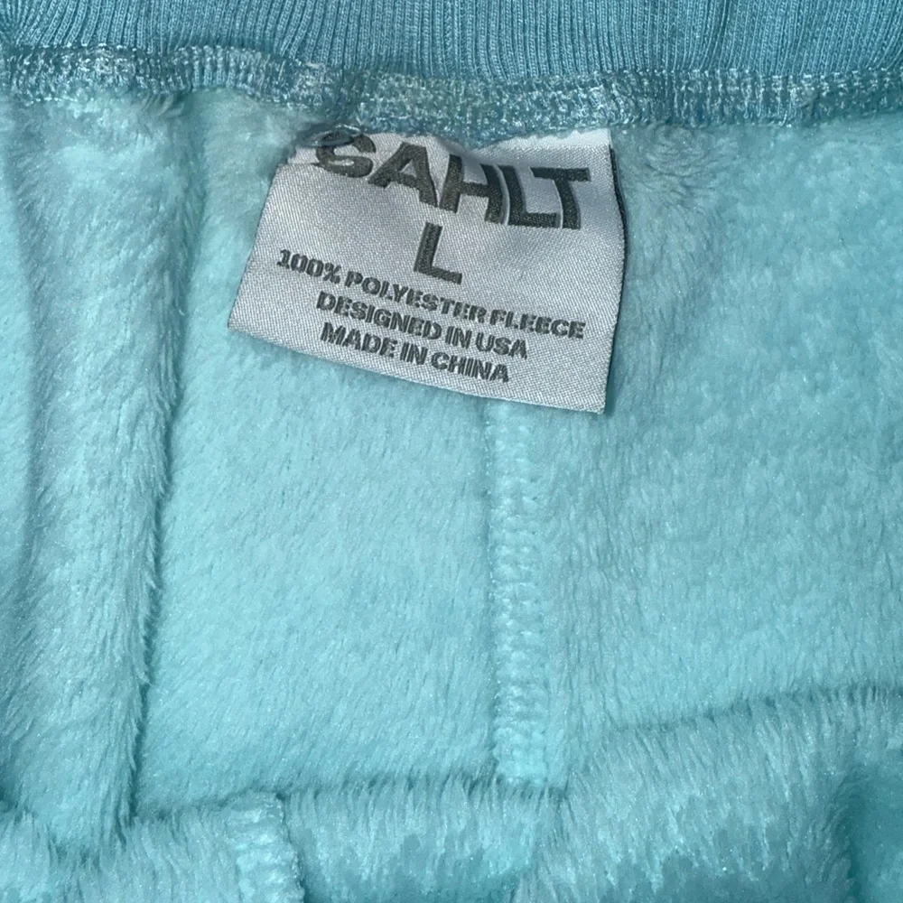 Sahlt Women’s Fuzzy Lounge Shorts Large Like New Teal 3” Inseam
